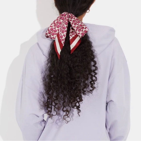 COACH Signature Print Silk Thin Scarf Light Raspberry NWT GORGEOUS - Picture 2 of 12